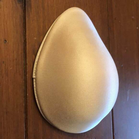 NEARLY ME CASUAL 430 NON-WEIGHTED FOAM OVAL BREAST PROSTHESIS - Picture 6 of 10